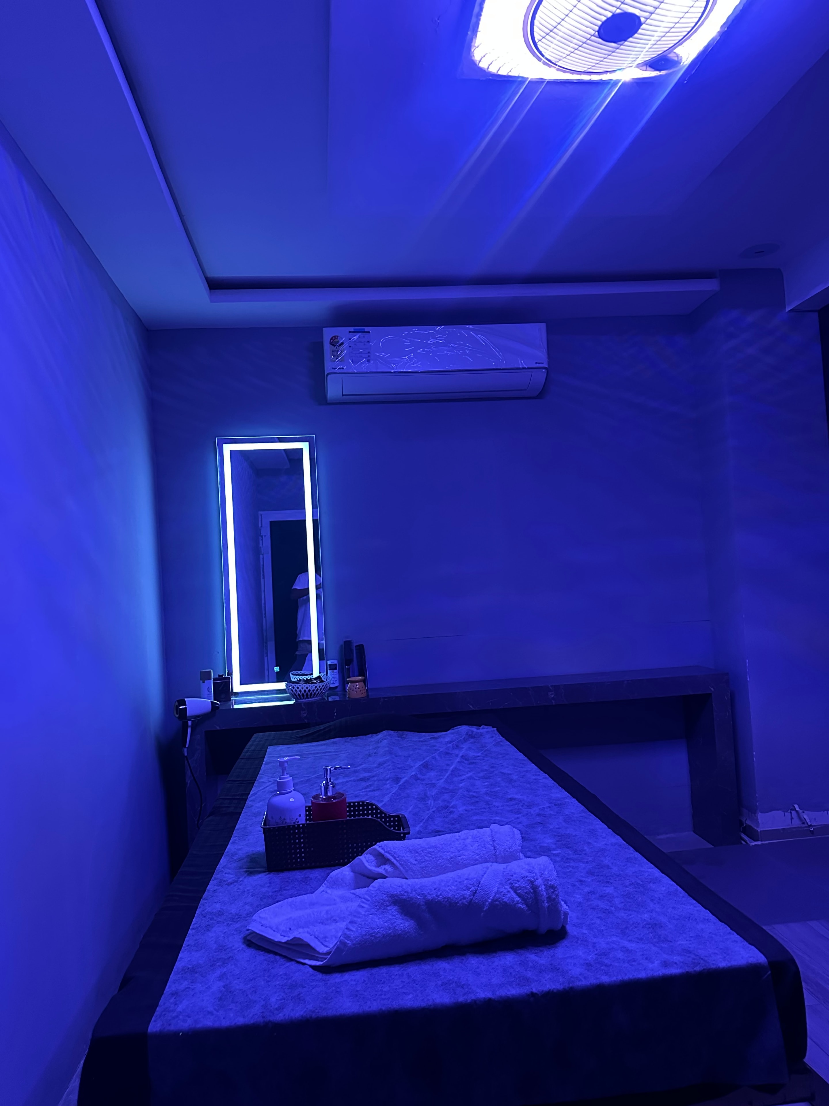 Hot stone massage therapy treatment